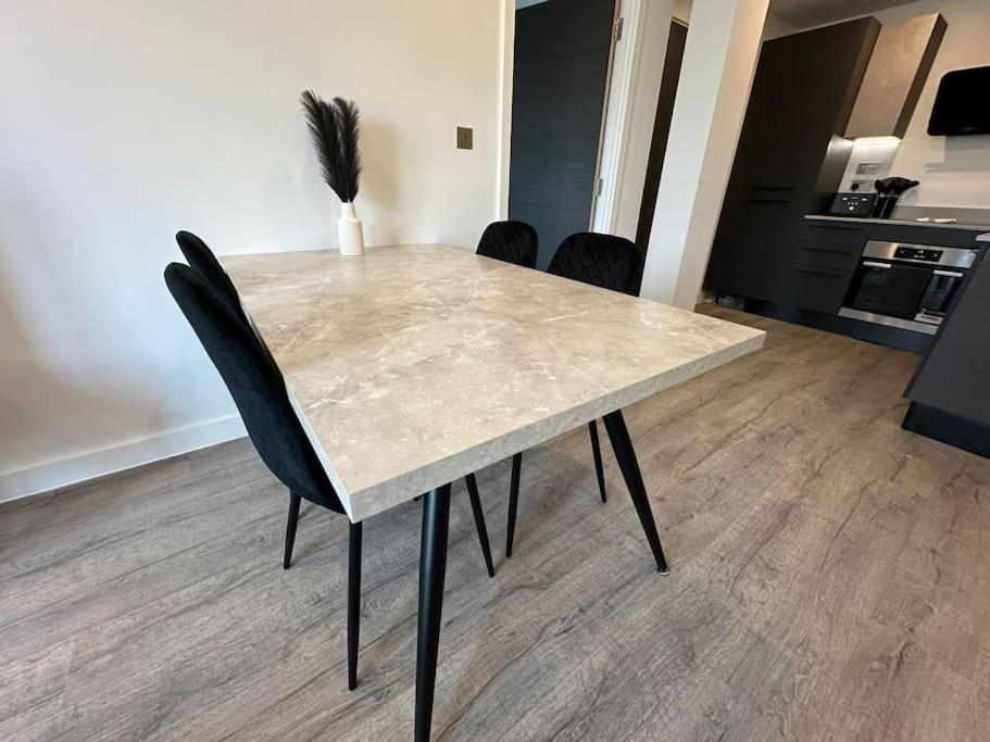 Stylish Central York Apartment Free Parking & Gym Ngoại thất bức ảnh